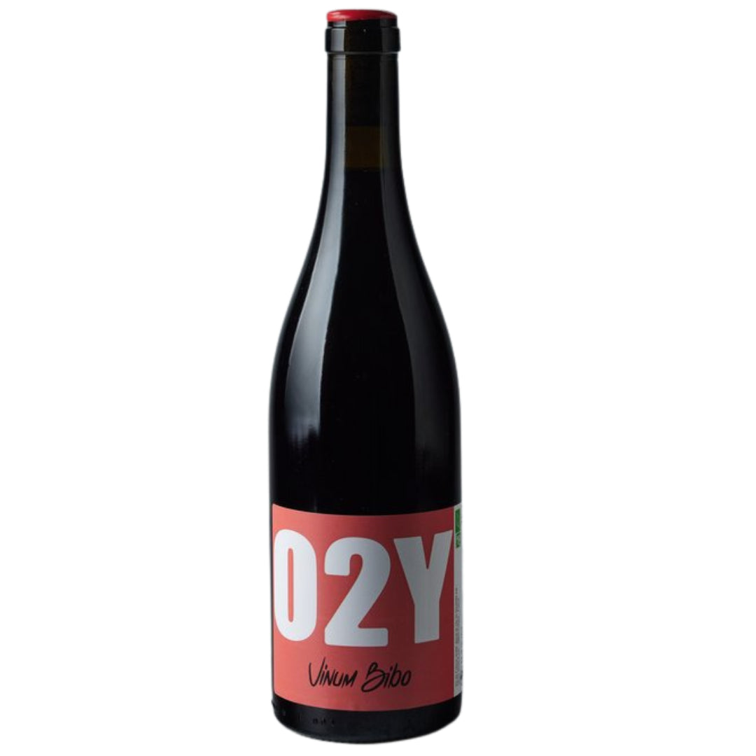 a bottle of O2Y, Vinum Bibo 2021 natural red wine